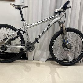 Specialized Epic M4
