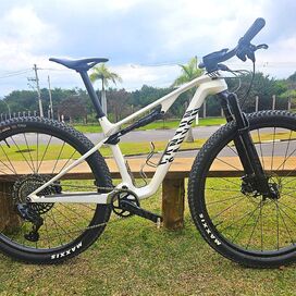 Canyon Lux CF SLX 9 LTD 2022 AXS